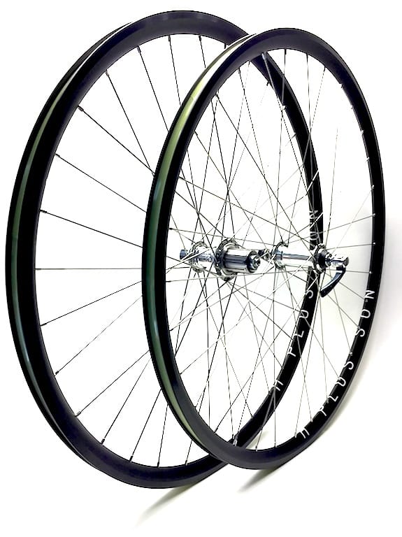 Robbie's smart, tough, light road wheels. XTR and White Industries on Hplusson Archetype.